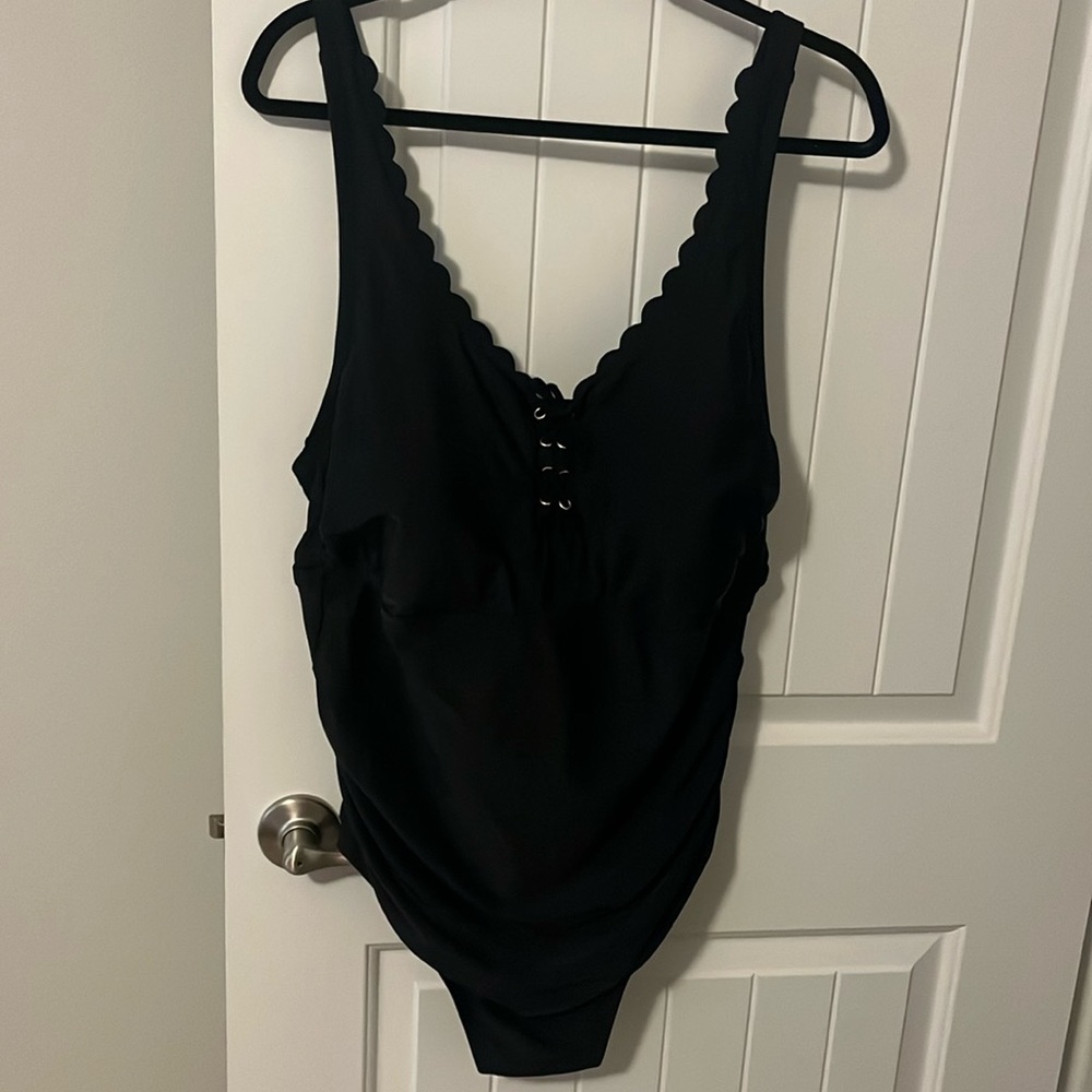 Kona Sol black one-piece